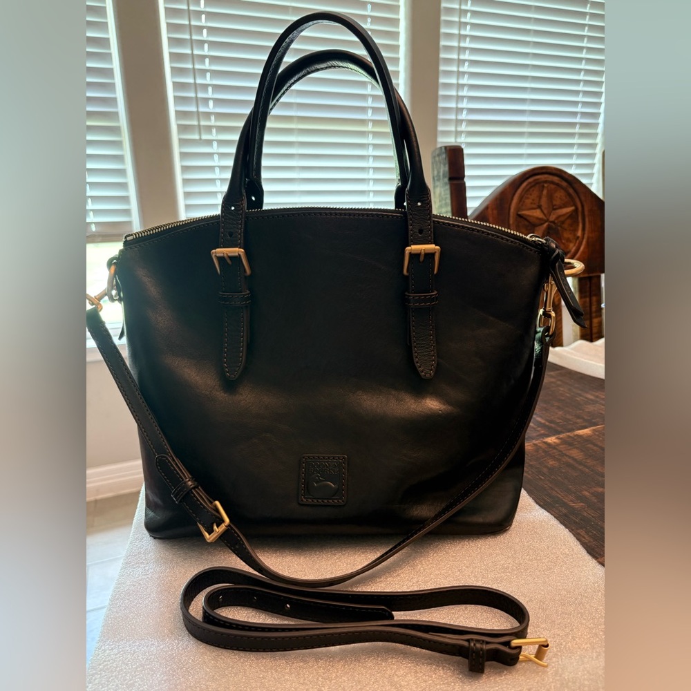 Dooney & Bourke  Black Leather Handbag